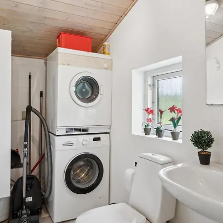 펜션 Awesome Home In Ulfborg With Sauna